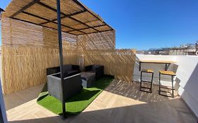 Spacious New 1-Bedroom Unit In Downtown W Terrace And Free Parking
